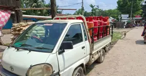 সোনাগাজীতে লাইসেন্সহীন এলপিজি সিলিন্ডার বিক্রি, হাতেনাতে আটক ব্যবসায়ী