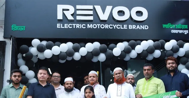 রাজধানীর মোহাম্মদপুরে নতুন ই-বাইক শোরুম চালু করেছে রিভো বাংলাদেশ