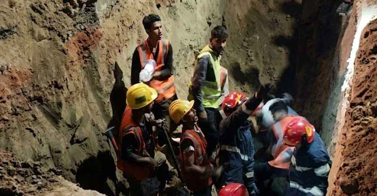 চট্টগ্রামে মাটি ধসে নিহত ২ শ্রমিক, আহত ২