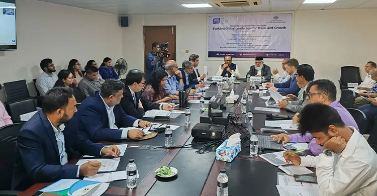 মূল্যস্ফীতি নিয়ন্ত্রণে নীতিনির্ধারকদের আরও সতর্ক হতে হবে