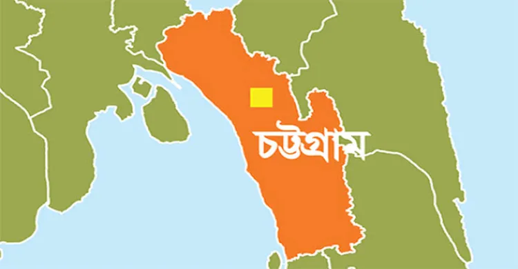 চট্টগ্রামে মাইক্রোবাস খাদে পড়ে নিহত ৩