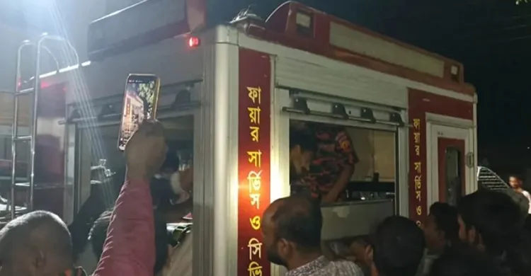 কুড়িগ্রামে ট্রাক-মাইক্রোবাস সংঘর্ষে শিশুসহ নিহত ৩, আহত ১১