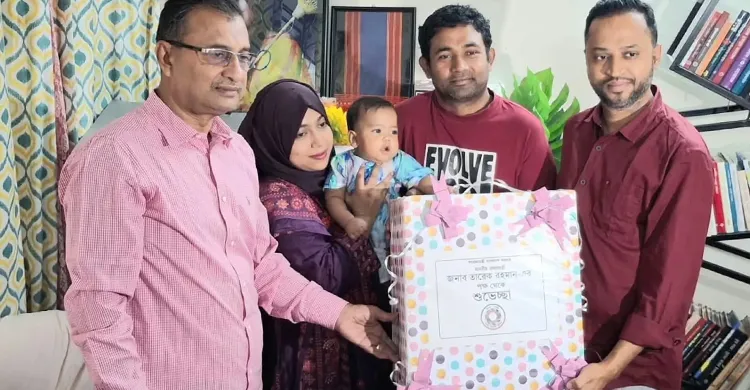 যশোরের সেই শিশুর জন্য উপহার পাঠালেন প্রধানমন্ত্রী