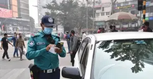 ট্রাফিক আইন ভাঙলে অটো নোটিশ, হাজিরা না দিলে হতে পারে গ্রেপ্তারি পরোয়ানা