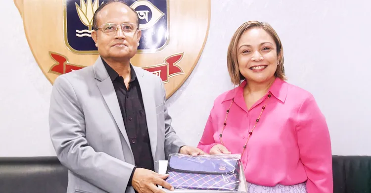 ঢাবি উপাচার্যের সঙ্গে সুইডেন দূতাবাসের প্রতিনিধির সাক্ষাৎ