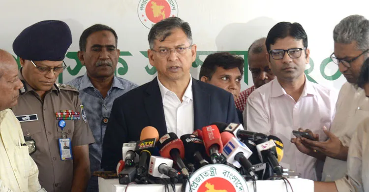 অবৈধ অস্ত্র উদ্ধার ও ভুয়া মামলা প্রত্যাহারে কঠোর সরকার: স্বরাষ্ট্রমন্ত্রী