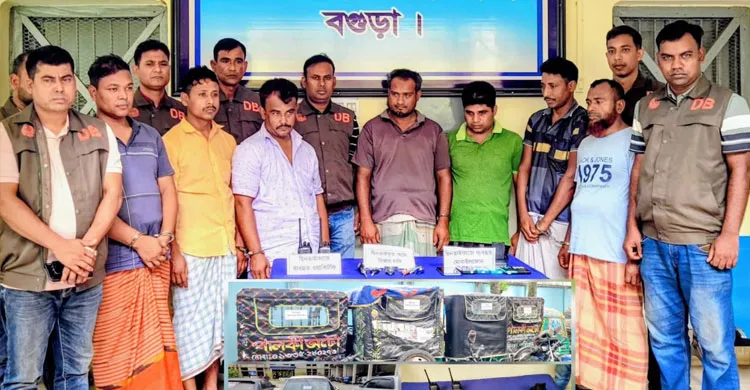 বগুড়ায় ছিনতাই চক্রের ৭ সদস্য গ্রেফতার, ৪টি অটো-ইজিবাইক উদ্ধার