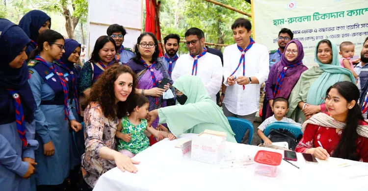 ঢাকা বিশ্ববিদ্যালয়ে হাম-রুবেলার দিনব্যাপী টিকাদান কর্মসূচি অনুষ্ঠিত