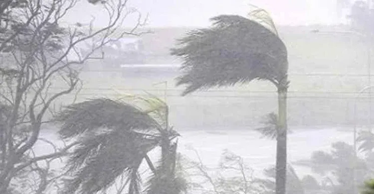 চার অঞ্চলে ঝড়বৃষ্টির আশঙ্কা, নদীবন্দরে ১ নম্বর সতর্ক সংকেত