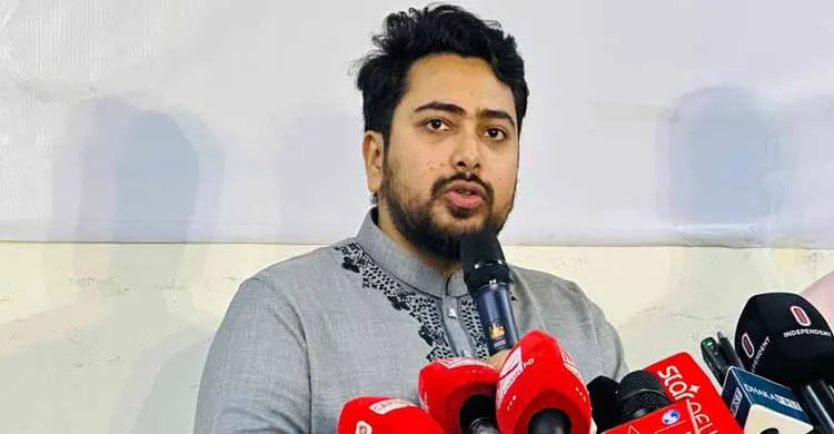 জুলাই সনদ ইস্যুতে টালবাহানা করছে সরকার : নাহিদ ইসলাম