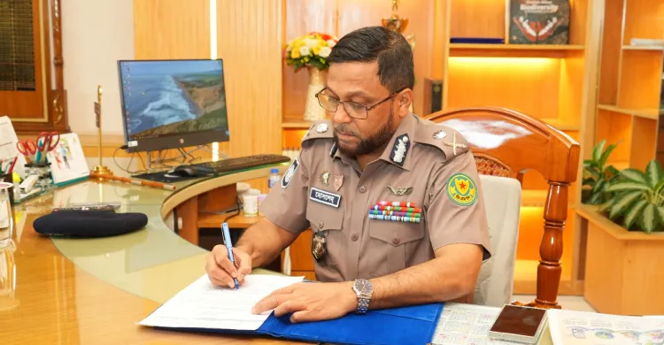 নবনিযুক্ত ডিএমপি কমিশনারের দায়িত্বভার গ্রহণ