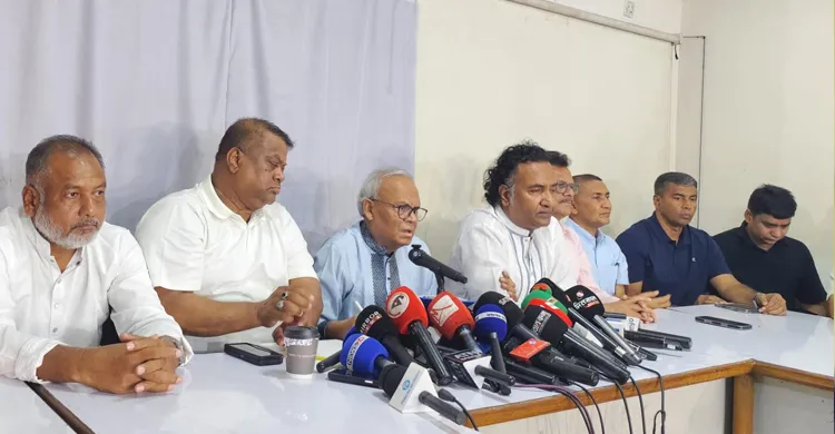 তারেক রহমানকে নিয়ে জনগণের মধ্যে তৈরি আস্থা রাজনৈতিক প্রতিপক্ষ টলাতে পারছে না : রিজভী