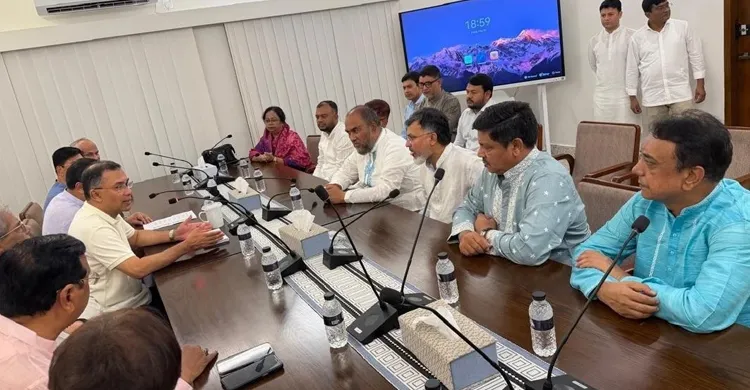 পরিচ্ছন্নতাকর্মীদের ঈদ উপহার দিলেন প্রধানমন্ত্রী