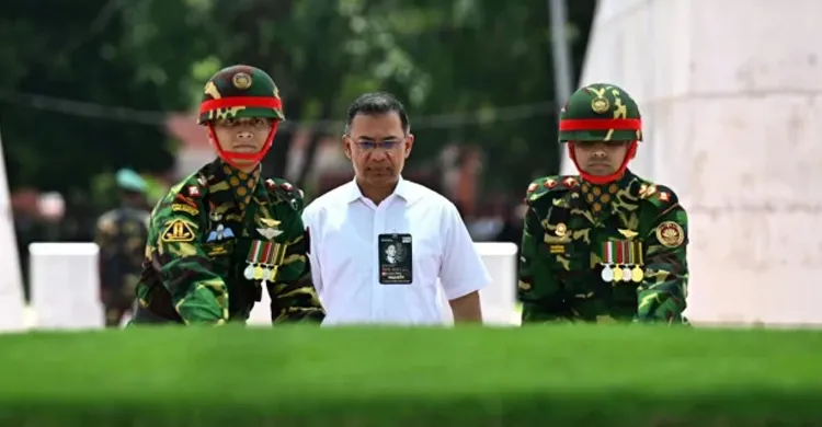 জিয়াউর রহমানের সমাধিতে প্রধানমন্ত্রীর শ্রদ্ধা