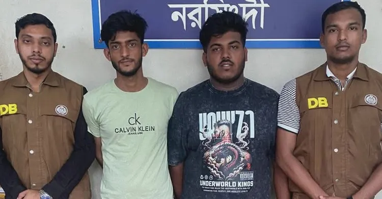 বিপুল পরিমাণ ইয়াবাসহ দুই ভাই গ্রেফতার