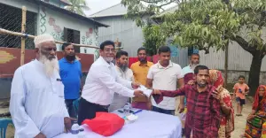 সিংগাইরে ১৫ দুস্থ পরিবারের পাশে সাত্তার ফাউন্ডেশন