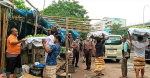 যাত্রাবাড়ীতে অবৈধ দখল উচ্ছেদে ডিএসসিসির অভিযান, ৫ মামলায় ১৩ হাজার টাকা জরিমানা