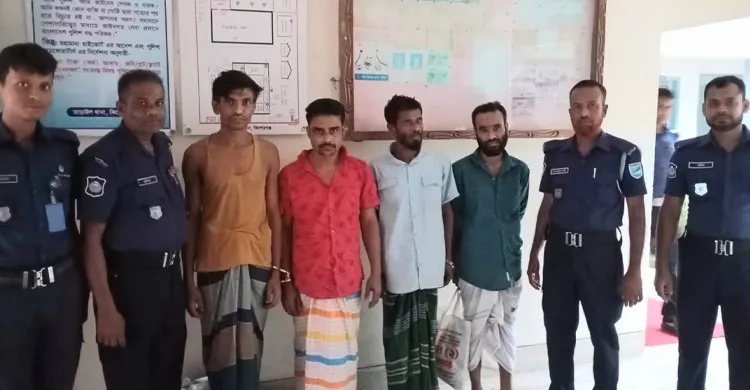 তাড়াইলে পুলিশের অভিযানে ৪ চিহ্নিত অপরাধী গ্রেফতার