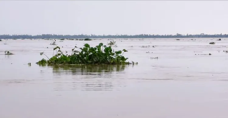উজানের ঢলে তিস্তার পানি বিপৎসীমার ওপরে