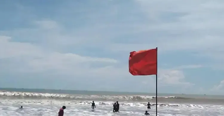 ছয় অঞ্চলে দমকা হাওয়া-বজ্রবৃষ্টির আভাস
