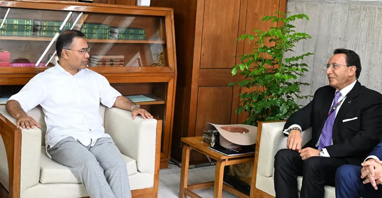 প্রধানমন্ত্রীর সঙ্গে ভিওন চেয়ারম্যানের সৌজন্য সাক্ষাৎ