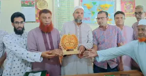 অবসরে গেলেন প্রবীণ শিক্ষক হামিদ খান