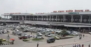 ঢাকায় বিমানবন্দর এলাকায় প্রবাসীদের ভোগান্তি কমাতে ৮২ দালাল, ভবঘুরে গ্রেপ্তার