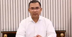 সরকারি ব্যানার-ফেস্টুনে প্রধানমন্ত্রীর ছবি ব্যবহার নিষিদ্ধ