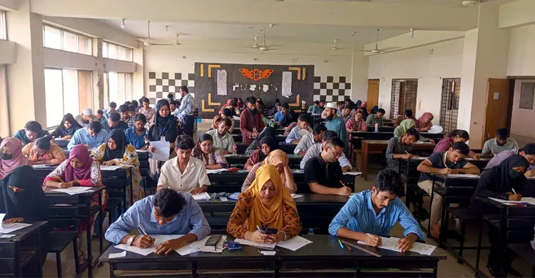 গণ বিশ্ববিদ্যালয়ে জুন-২৬ সেশনের সেমিস্টার ফাইনাল পরীক্ষা শুরু