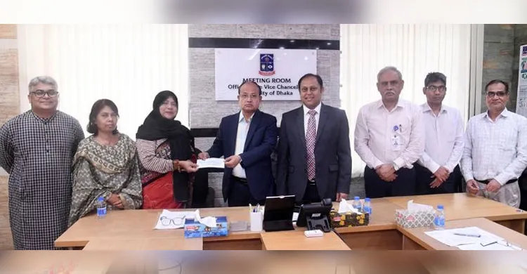 অসচ্ছল শিক্ষার্থীদের বৃত্তির জন্য ঢাবিতে ১০ লাখ টাকার ‘মাহবুবল হক ও আনোয়ারা মাহবুব ট্রাস্ট ফান্ড’