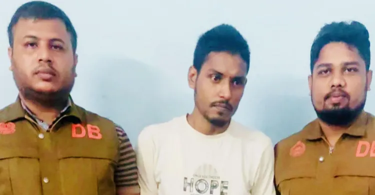 রায়পুরে ডিবির অভিযানে ইয়াবাসহ যুবক গ্রেফতার