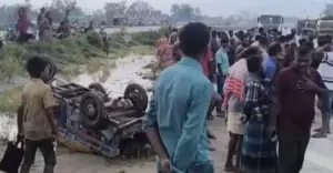 সিরাজগঞ্জে বাসচাপায় মা-ছেলে নিহত