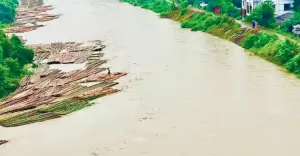 পাহাড়ি ঢল ও টানা বর্ষণে নতুন বন্যার শঙ্কা, ১৮ জেলায় বিপদের ঘণ্টা