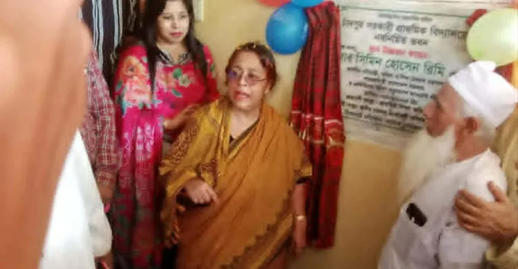 কাপাসিয়া উপজেলা প্রাথমিক শিক্ষা অফিসারের বিরুদ্ধে ভয়াবহ দুর্নীতির অভিযোগ