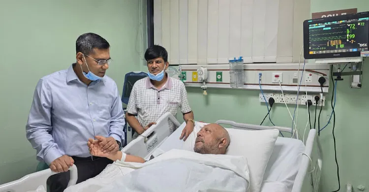 ডা. পাভেলকে দেখতে গেলেন প্রধানমন্ত্রীর সহকারী ব্যক্তিগত চিকিৎসক