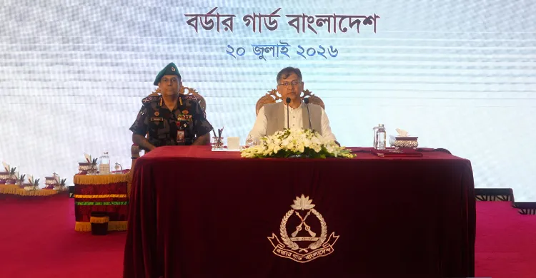 পিলখানাস্থ বিজিবি সদর দপ্তর পরিদর্শন করলেন স্বরাষ্ট্রমন্ত্রী