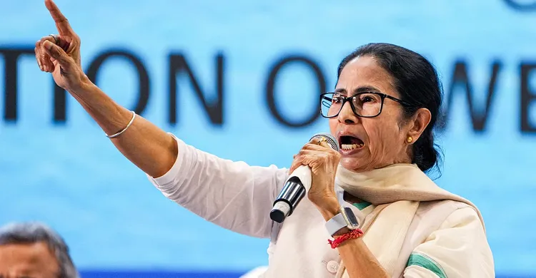 এবার শিক্ষার্থীদের আন্দোলনে যোগ দিতে যাচ্ছেন মমতা