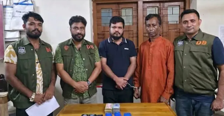 জৈন্তাপুরে ডিবির অভিযানে ইয়াবাসহ দুই মাদক কারবারি গ্রেপ্তার