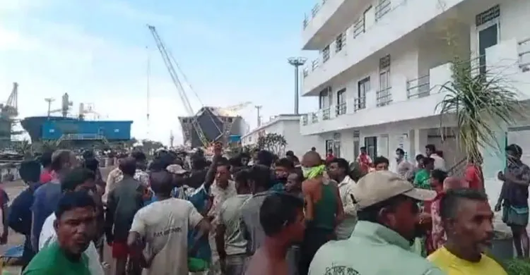 চট্টগ্রামের ভাটিয়ারীতে শিপইয়ার্ডে বিস্ফোরণ, নিহত ৭