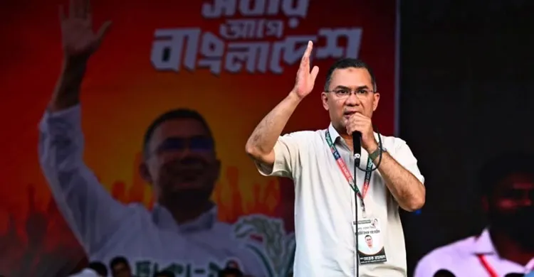 পেছনে বসে ফ্যানের বাতাস খাচ্ছে, সামনে বলছে ‘বিদ্যুৎ চাই’: প্রধানমন্ত্রী