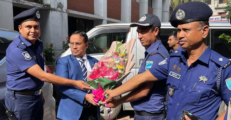 নারায়ণগঞ্জ সদর মডেল থানা পরিদর্শন করলেন চীফ জুডিসিয়াল ম্যাজিস্ট্রেট