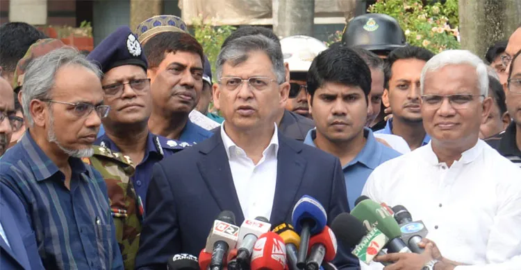 সন্ত্রাসী, চাঁদাবাজ ও মাদক ব্যবসায়ীদের দ্রুত গ্রেপ্তারের নির্দেশ স্বরাষ্ট্রমন্ত্রীর