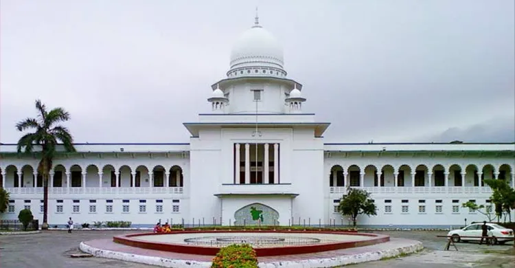 নুসরাত হত্যা মামলায় হাইকোর্টের রায় ঘোষণা চলেছে