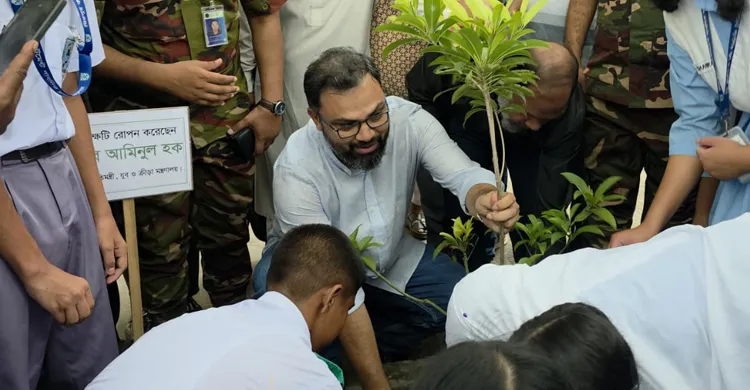 ২৫ কোটি গাছ লাগানোর উদ্যোগে শিক্ষার্থীদের সম্পৃক্ত করতে চান আমিনুল হক