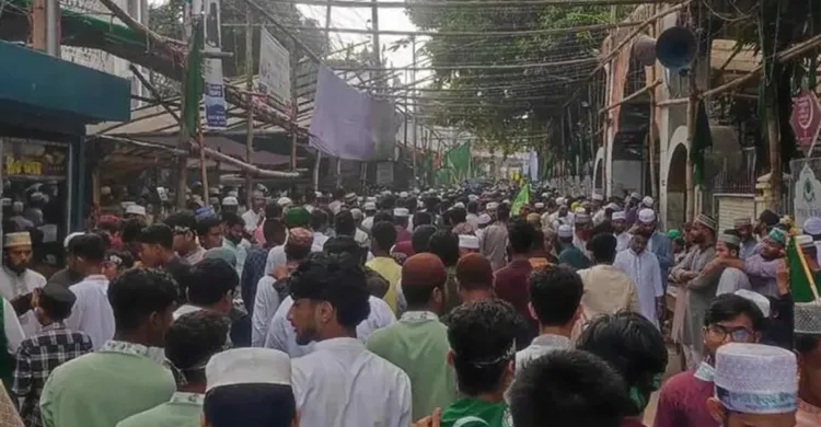 চট্টগ্রামে ৫৫তম ঐতিহাসিক জশনে জুলুস শুরু, লাখো মানুষের ঢল