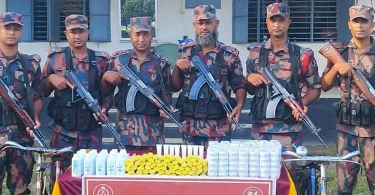 পাটগ্রাম সীমান্তে ১ লাখ টাকার ভারতীয় কসমেটিকস ও দুই বাইসাইকেল আটক