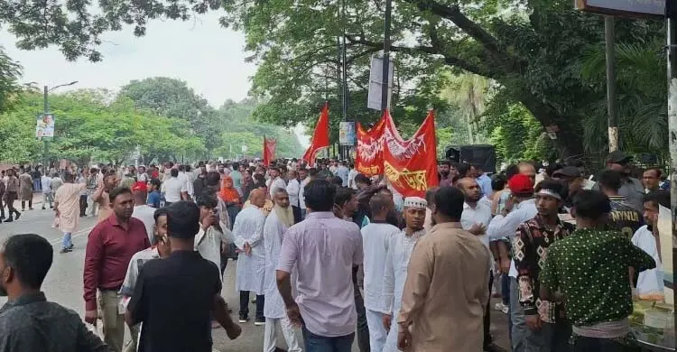 বিএনপির প্রতিষ্ঠাবার্ষিকীতে নেতাকর্মীদের ঢলে পরিপূর্ণ জিয়া উদ্যান