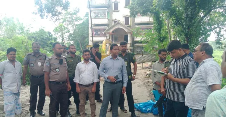 সরকারী খাল উদ্ধারে মোবাইল কোর্টের অভিযান, ভরাট বালু নিলামে বিক্রি