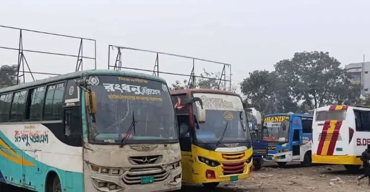 বাস ভাঙচুরের প্রতিবাদে জামালপুর-ঢাকা রুটে বাস চলাচল বন্ধ