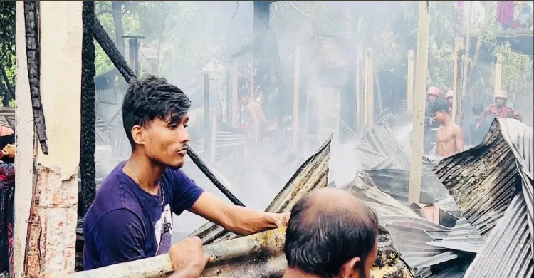 রায়পুরে মাদকসেবীর দেওয়া আগুনে ১৬ বসতঘর ও ৬ দোকান ভস্মীভূত